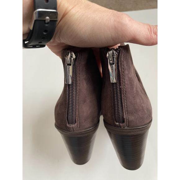Vince Camuto Suede Leather 3.5" Heel Pointed Toe Bootie Brown Size 6 NEW - Picture 7 of 7